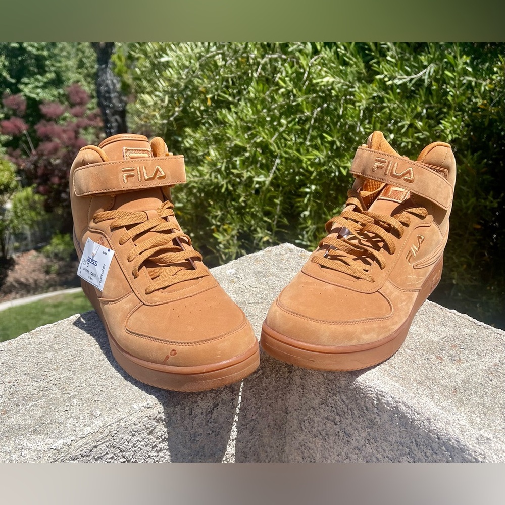 NWT Fila high top sneakers